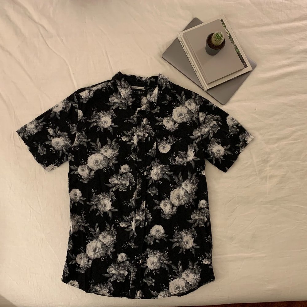L Men's short sleeve floral, black and white button down